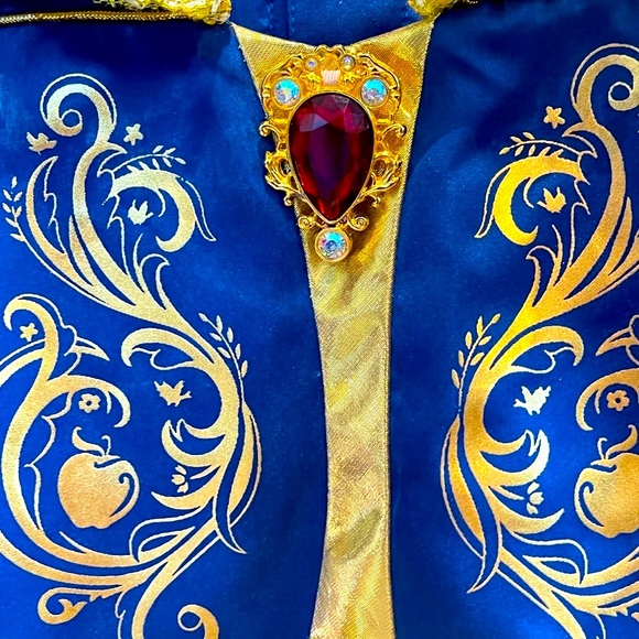 🤩🥳Disney Snow White Costume sz 4 runs bigger and head band included 🤩 Wow! - Picture 5 of 7